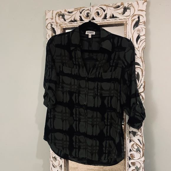 Express portfolio shirt! No damage! - Picture 3 of 4